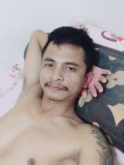 แชท หากิ๊ก, โสด 