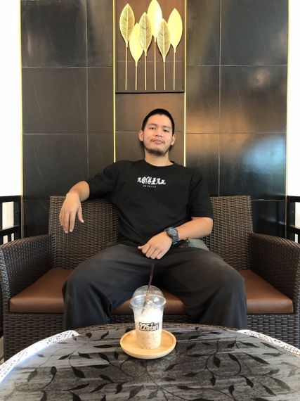 chat chat, hangout  from Lop Buri