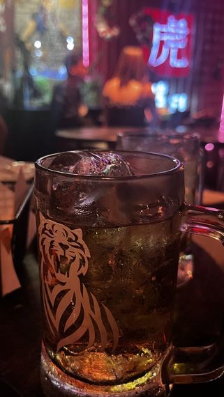 chat chat, single from Bangkok