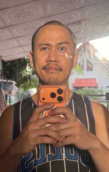 chat find love, hangout from Bangkok