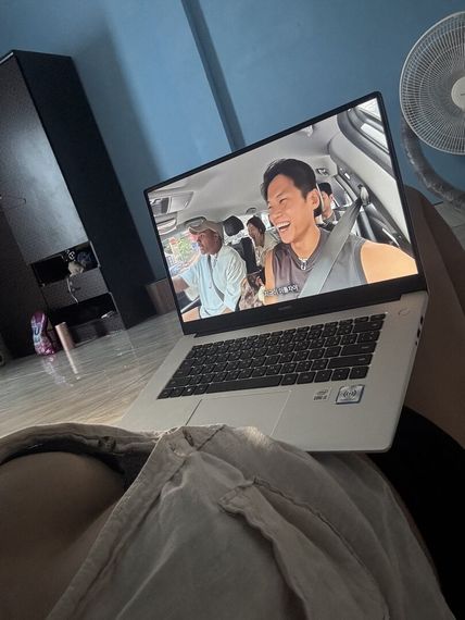 chat chat, hangout  from Chon Buri