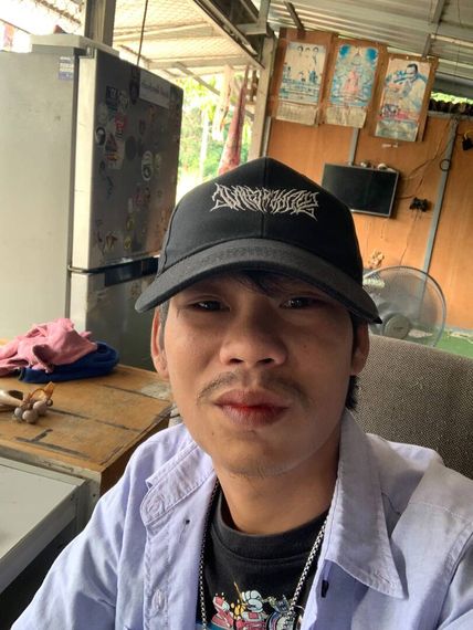 แชท หากิ๊ก, โสด 