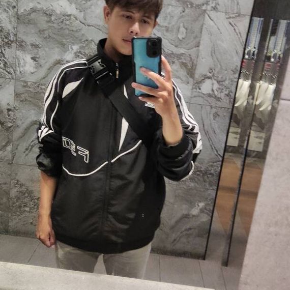 แชท หากิ๊ก  ที่อยู่ กรุงเทพมหานคร