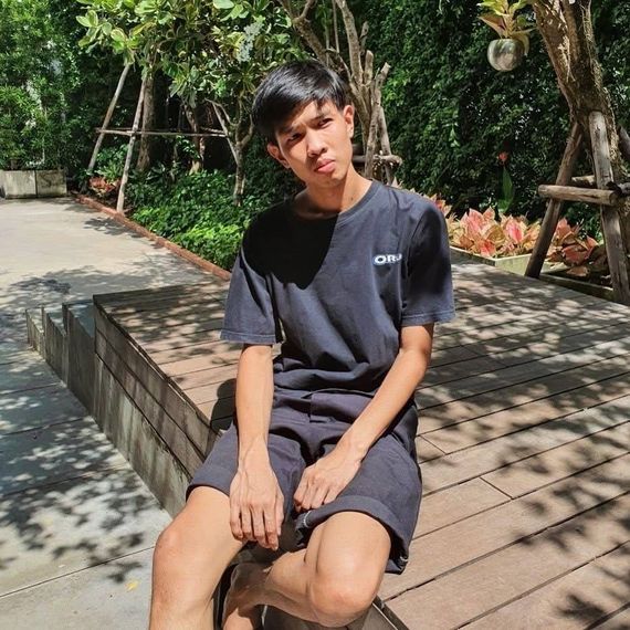 แชท หากิ๊ก, โสด  ที่อยู่ กรุงเทพมหานคร
