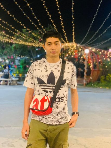 แชท หากิ๊ก, โสด  ที่อยู่ กรุงเทพมหานคร