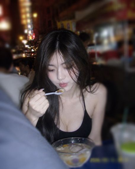 แชท หากิ๊ก, โสด 