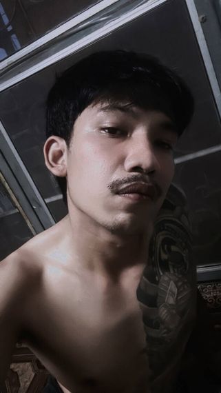 แชท หากิ๊ก, โสด 