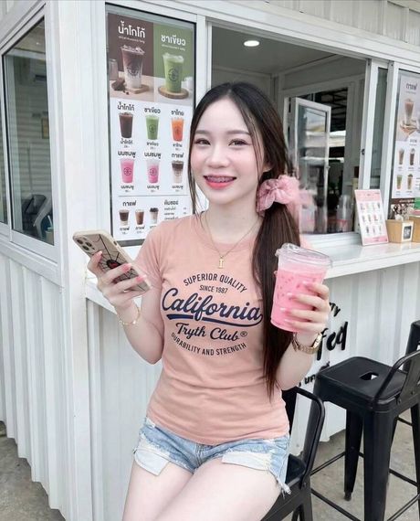 แชท หาเพื่อนคุย  ที่อยู่  ชลบุรี