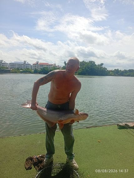 แชท หาเพื่อนคุย, หาเพื่อนเที่ยว ที่อยู่ กรุงเทพมหานคร