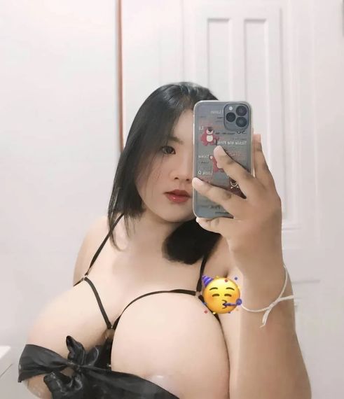 chat looking for friends  from Chon Buri