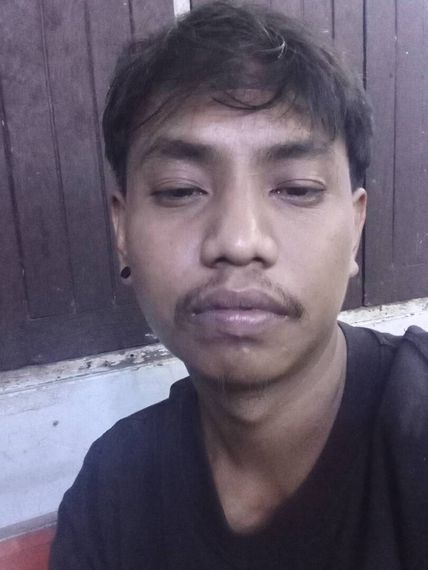 แชท หากิ๊ก, โสด  ที่อยู่ กรุงเทพมหานคร