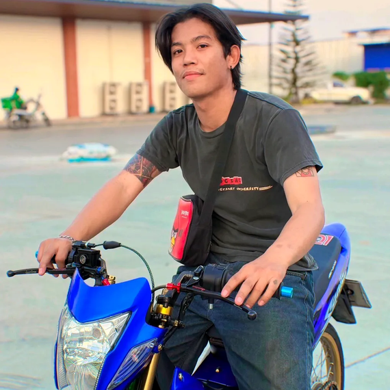 chat find love, chat  from Bangkok