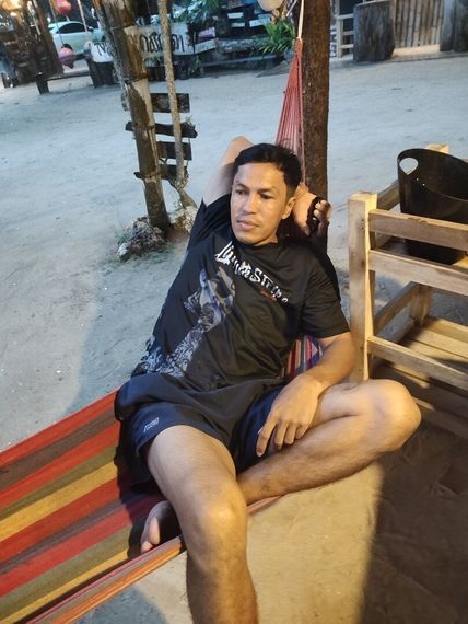แชท หาเพื่อนคุย, หากิ๊ก