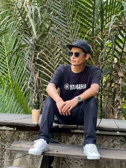 chat chat, single  from Bangkok