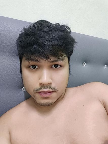 chat looking for friends  from Chon Buri