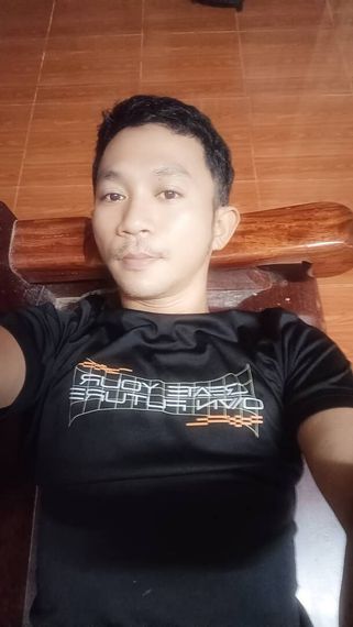 chat chat, hangout  from Ratchaburi