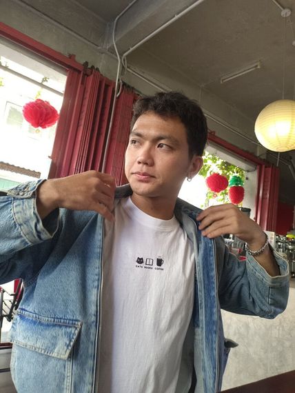 chat looking for friends  from Chon Buri