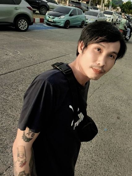 chat looking for friends  from Chon Buri