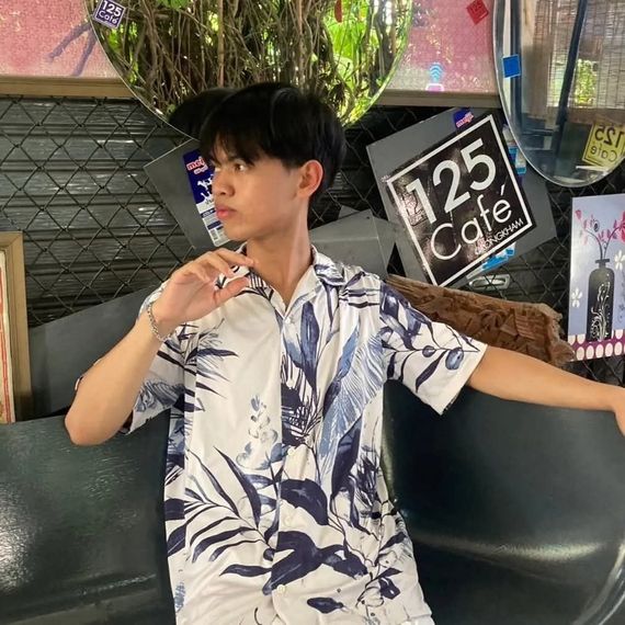 chat find love, chat  from Bangkok