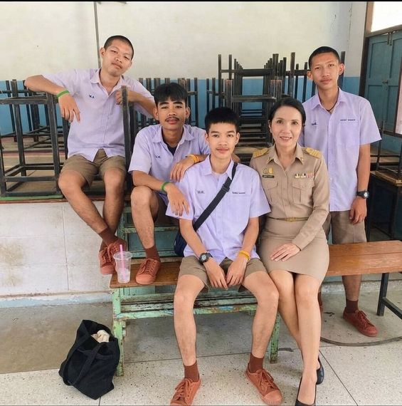 แชท หากิ๊ก, นัดเจอ