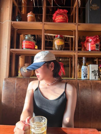 chat chat, single  from Bangkok