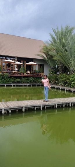 chat chat, hangout from Bangkok