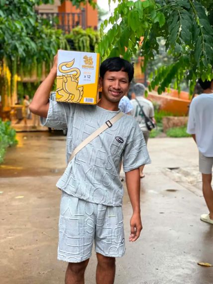 chat camera chat, pretend chat  from Pathum Thani