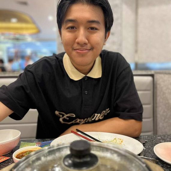 แชท หากิ๊ก, โสด  ที่อยู่ กรุงเทพมหานคร