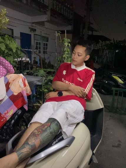 chat hangout, single  from Bangkok