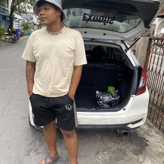 แชท โสด  ที่อยู่ กรุงเทพมหานคร