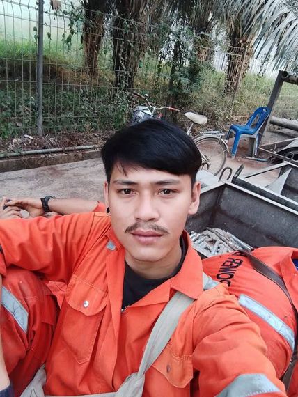 แชท หากิ๊ก, โสด  ที่อยู่  อุบลราชธานี