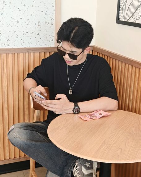 แชท หากิ๊ก, โสด  ที่อยู่  ฉะเชิงเทรา