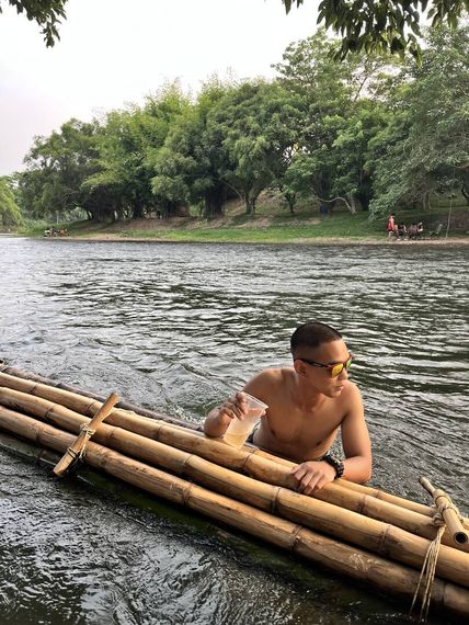 แชท หากิ๊ก, แชทเปิดกล้อง  ที่อยู่ กรุงเทพมหานคร