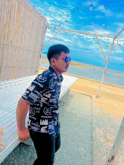 chat chat, hangout from Chon Buri