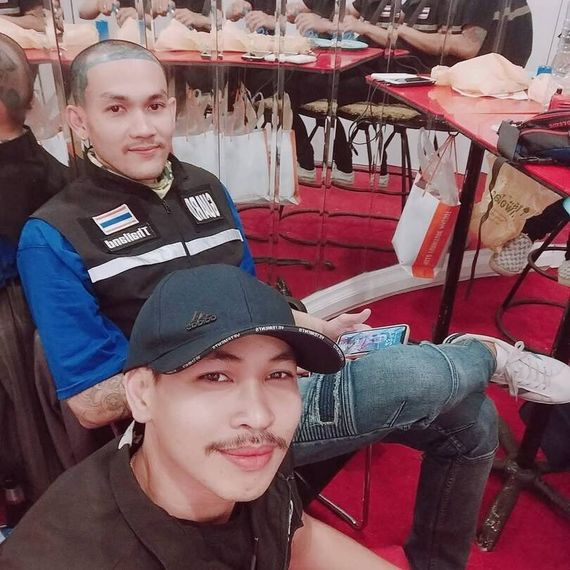 แชท หากิ๊ก  ที่อยู่ กรุงเทพมหานคร