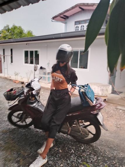 แชท หาเพื่อนคุย  ที่อยู่  สุรินทร์
