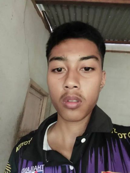 แชท หากิ๊ก, โสด  ที่อยู่  อุบลราชธานี