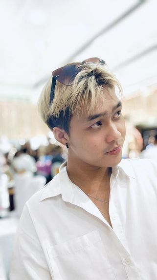 chat chat, hangout  from Chon Buri