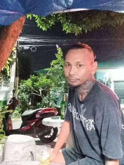 chat looking for friends  from Bangkok