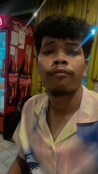 chat looking for friends  from Chon Buri
