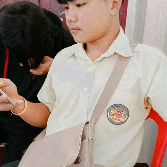 แชท แชทเปิดกล้อง  ที่อยู่  ร้อยเอ็ด