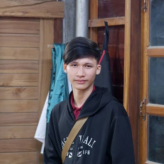 แชท หากิ๊ก, โสด  ที่อยู่ กรุงเทพมหานคร