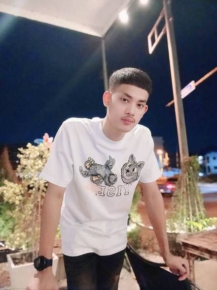 แชท หากิ๊ก, โสด  ที่อยู่  ชลบุรี