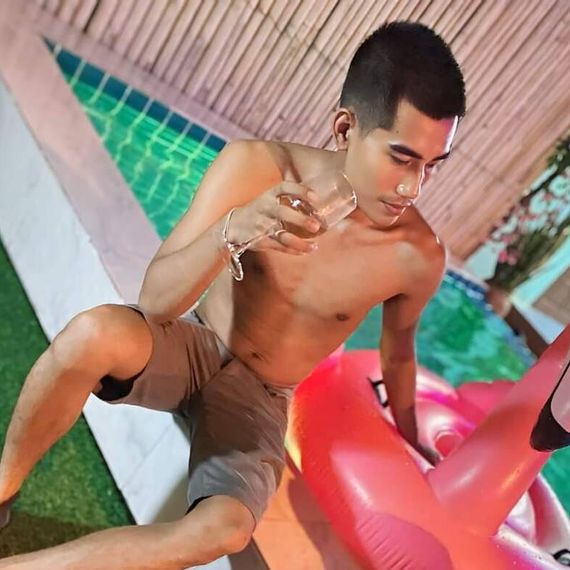 แชท หาเพื่อนคุย, หากิ๊ก 