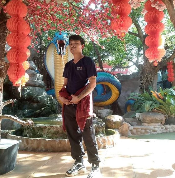 chat looking for friends  from Pathum Thani