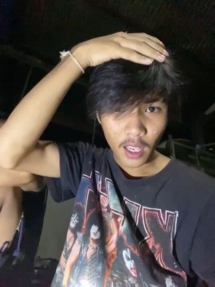 แชท หากิ๊ก, นัดเจอ 