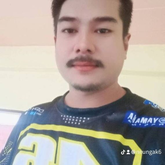 แชท หากิ๊ก, โสด 