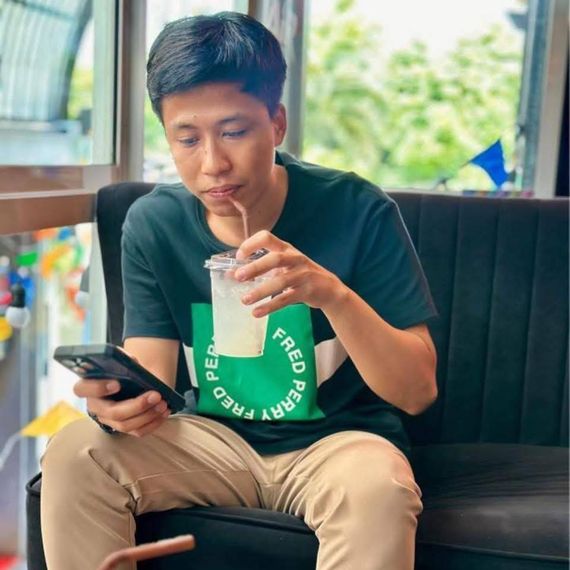 แชท หากิ๊ก, โสด ที่อยู่ ปทุมธานี