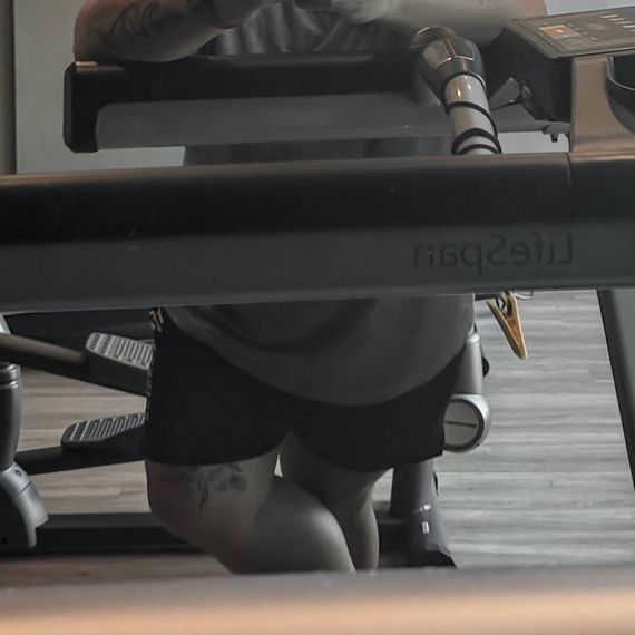 แชท หากิ๊ก  ที่อยู่  นนทบุรี