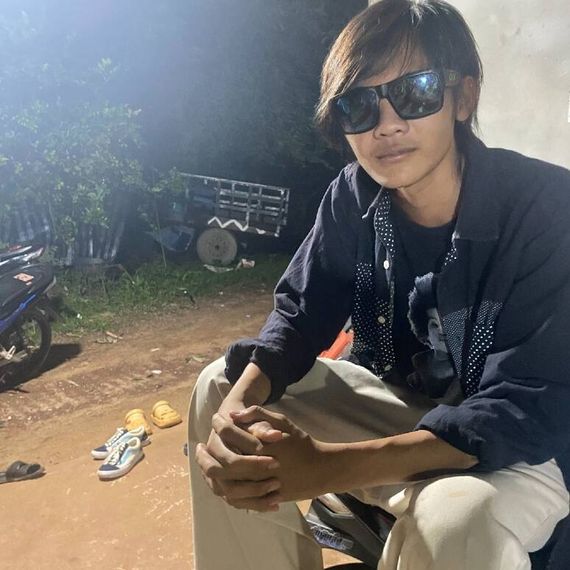 แชท หากิ๊ก, โสด 
